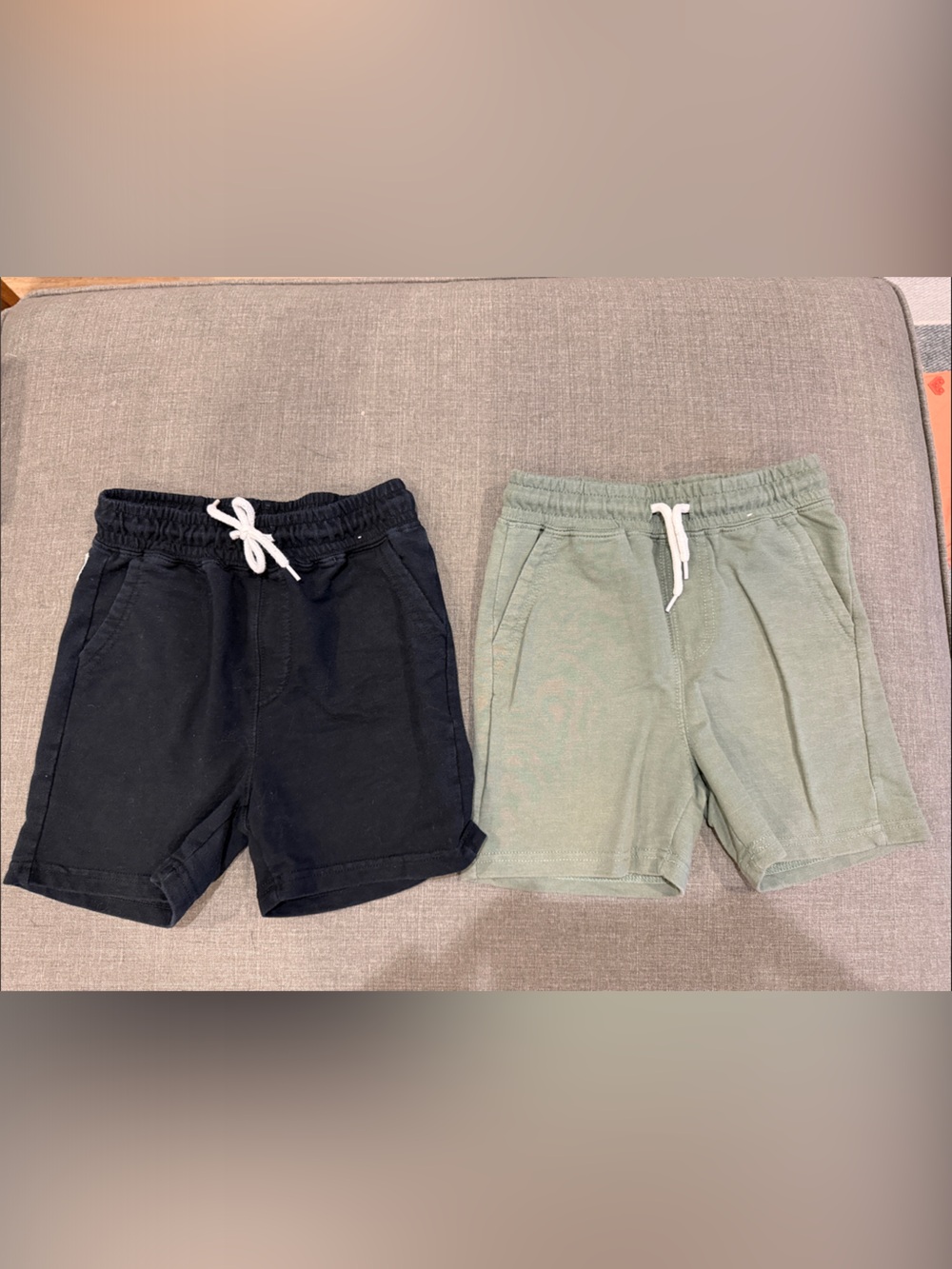 GAP 2 pack Kids Elastic Waist Drawstring Shorts — Black and Light Green size 7.